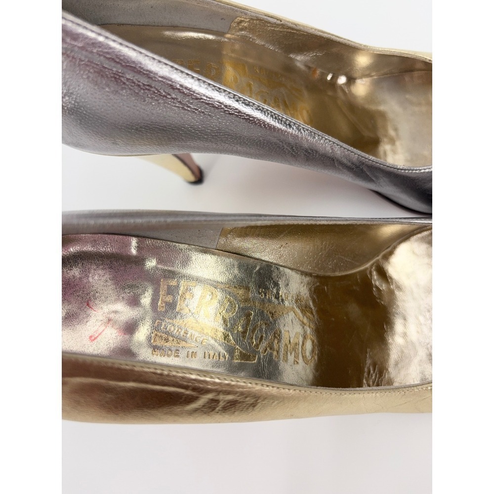B5 Salvatore Ferragamo Two Tone Leather Pumps 7.5 Gold Silver Metallic Y2K - Picture 7 of 14